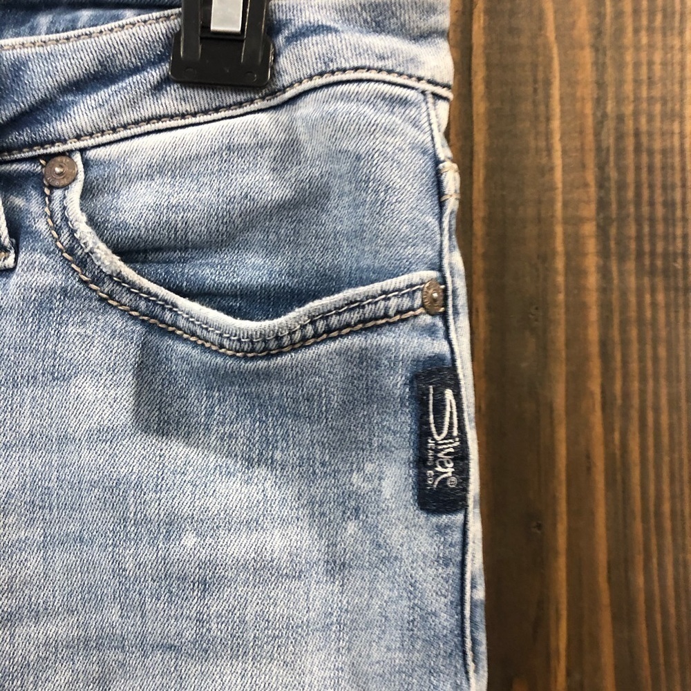 Silver Jeans - Picture 8 of 14